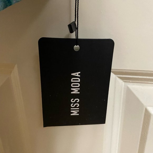 NWT Miss Moda Marble Print Halterneck Midi Dress - Picture 6 of 9